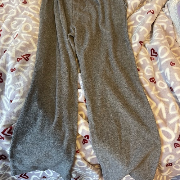 Gray sweatpants - Picture 2 of 3